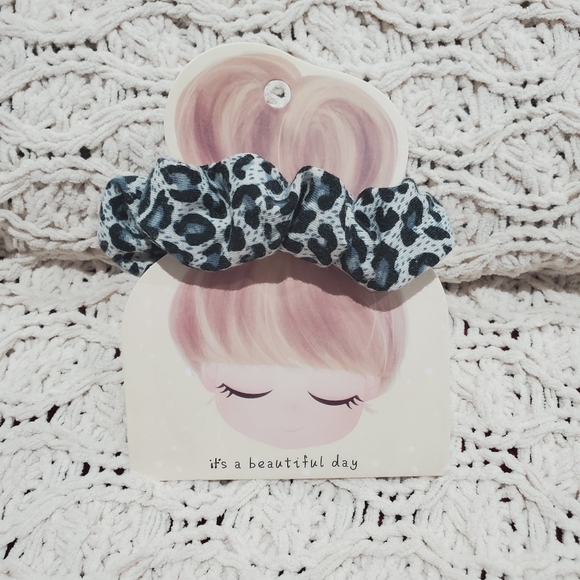 Makeup Tools Beauty Bundle - Picture 3 of 6